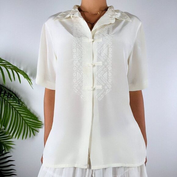 Women's Vintage White Cottagecore Classy Short Sleeve Button Up Blouse / S - Picture 3 of 6